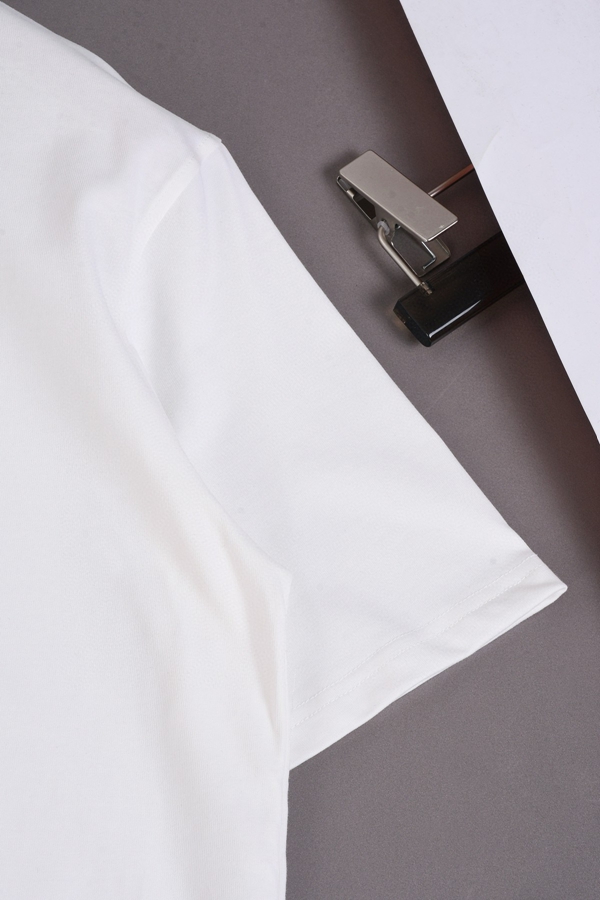 ブランドTシャツ側面デザイン